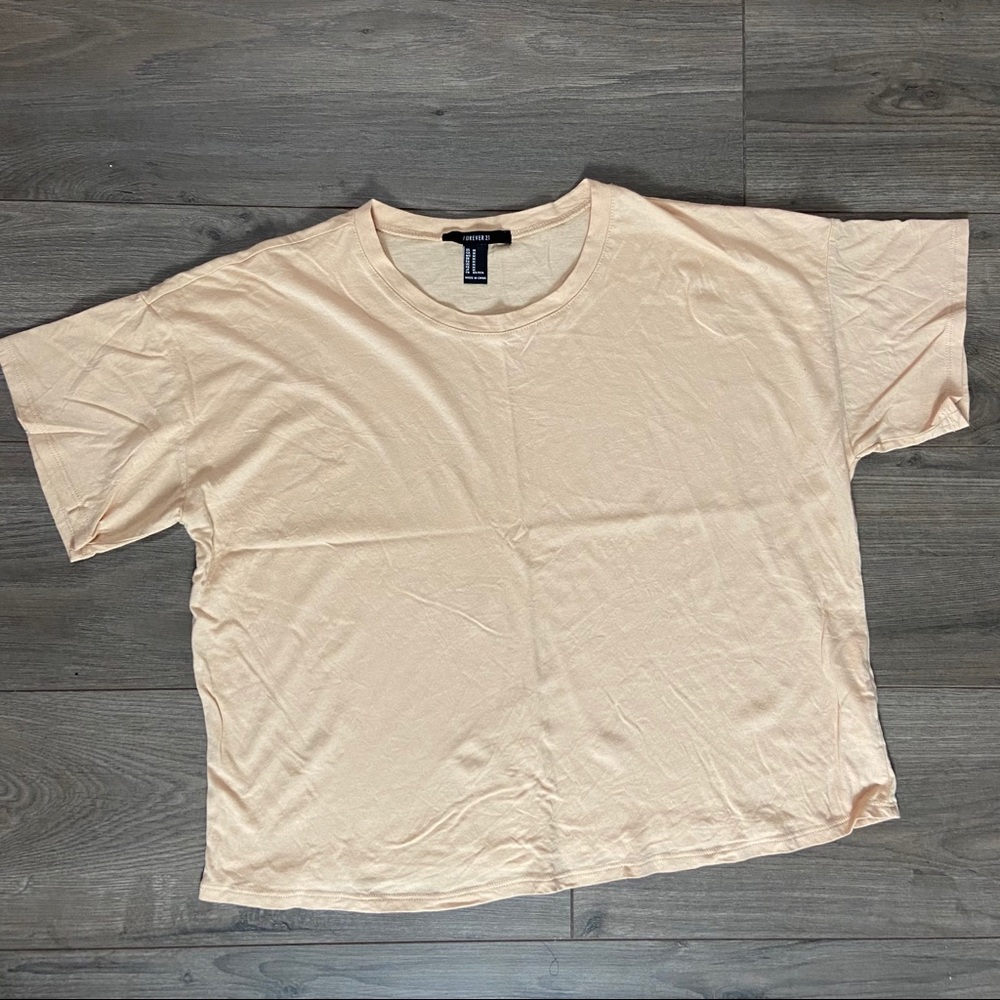 Forever 21 Crew Neck Cream Short Sleeve T-Shirt M